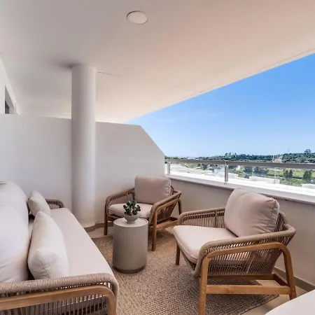 3br With Great Panoramic Views At Oceana Gardens Apartment *
