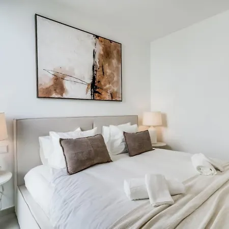 3br With Great Panoramic Views At Oceana Gardens Apartment